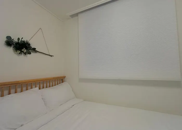 3 L 3 Beds L Mrt 8 Min L Gwanghwamun *